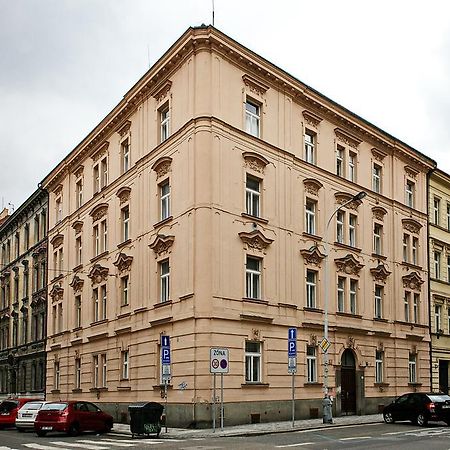 Luxury Center Apt. Charles Bridge Walking Distance Prag Exteriör bild