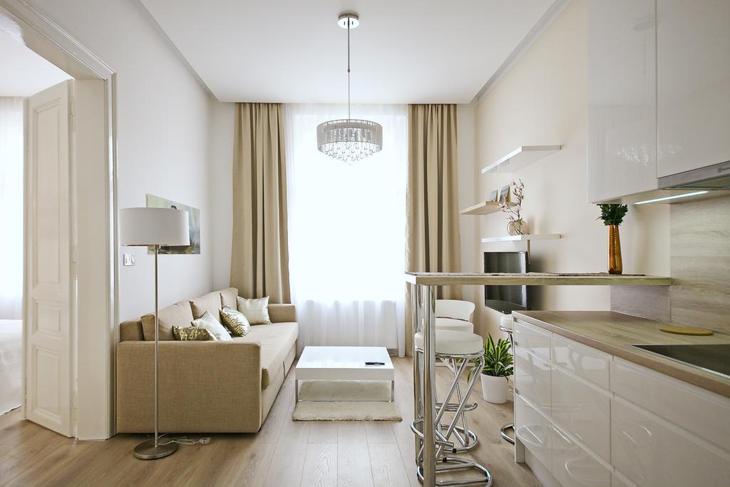 Luxury Center Apt. Charles Bridge Walking Distance Prag Exteriör bild