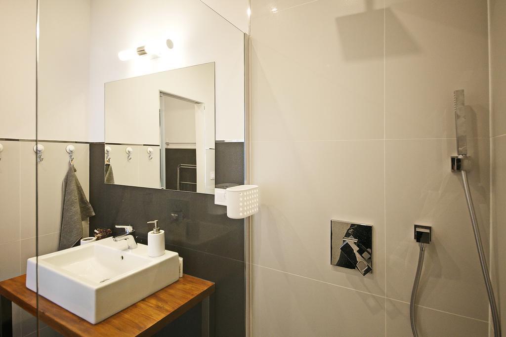 Luxury Center Apt. Charles Bridge Walking Distance Prag Exteriör bild